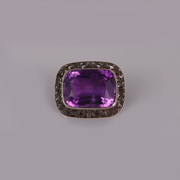 18KT GOLD, SILVER AND AMETHYST BROOCH