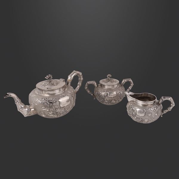 800 SILVER LOT OF TEA SET AND VASE