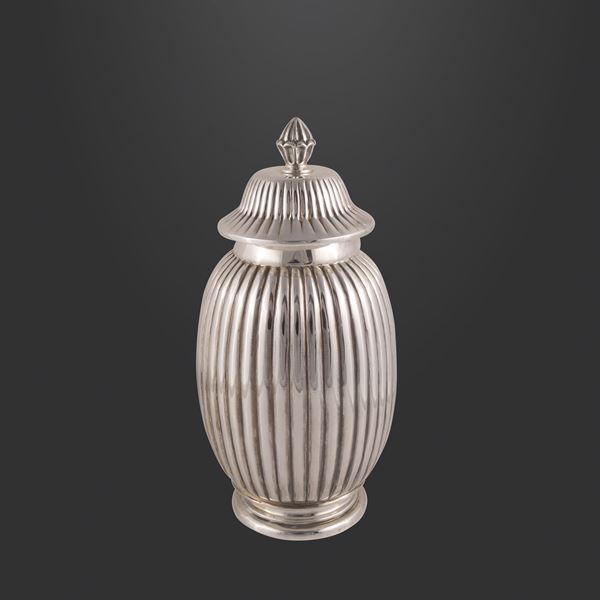 800 SILVER VASE WITH LID