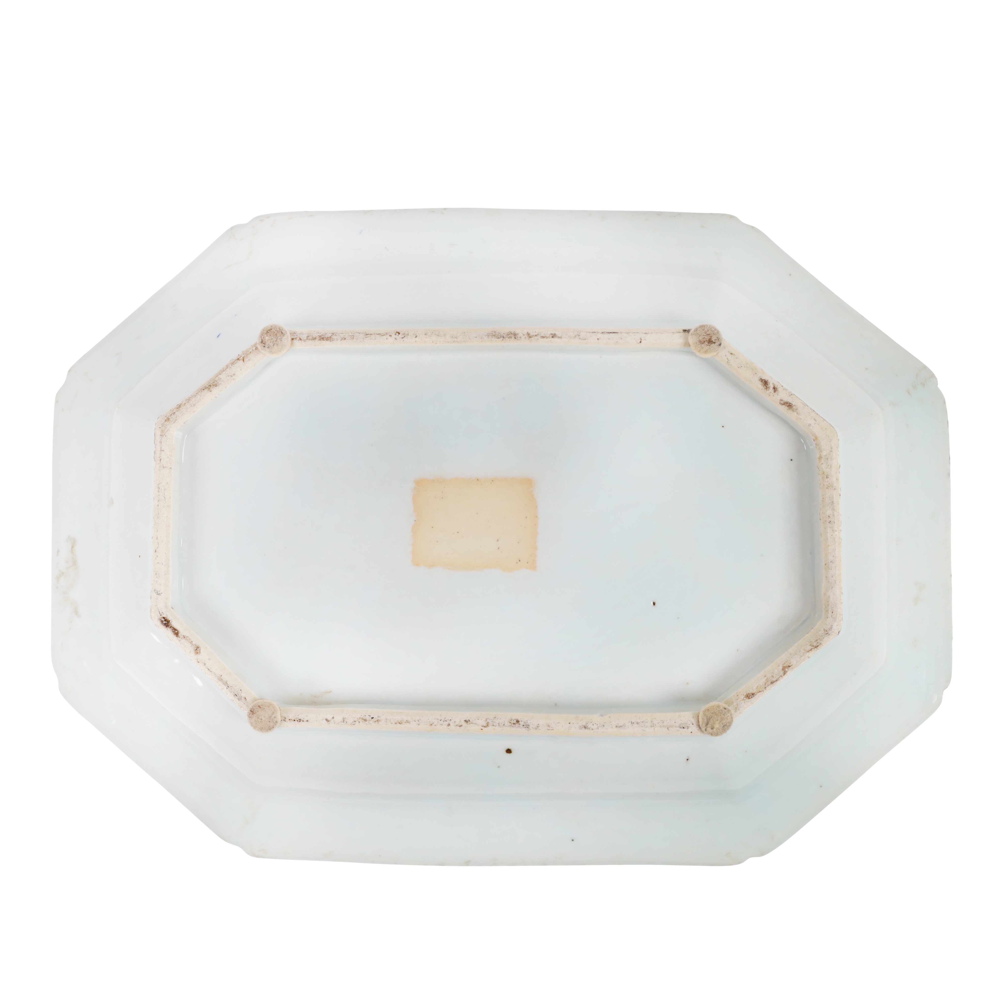 VASSOIO CON ZUPPIERA E COPERCHIO