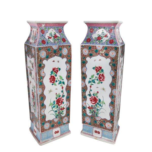 PAIR OF VASES - 清 四方粉彩花卉开窗瓶一对