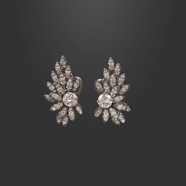 18KT GOLD AND DIAMONDS CLIP EARRINGS