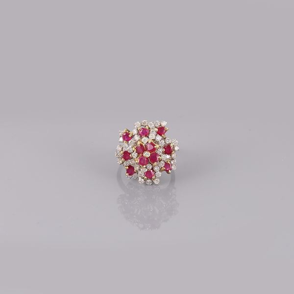 18KT GOLD, DIAMONDS AND RUBIES RING
