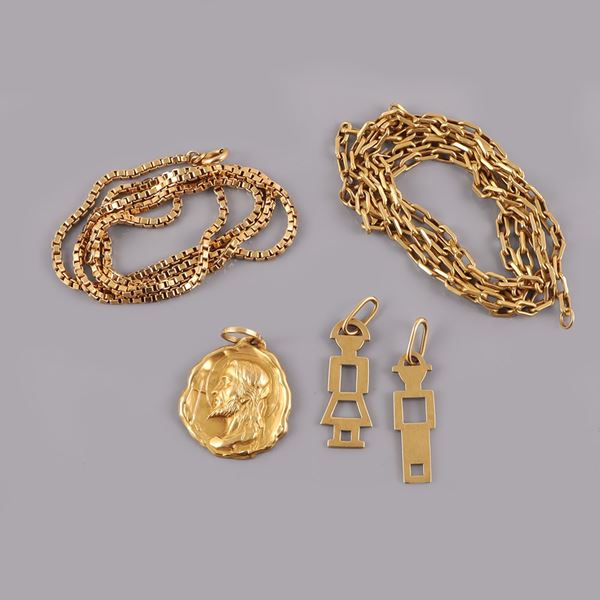 LOTTO DI DUE CATENE E TRE PENDENTI  - Auction JEWELS OF THE HEART - Casa d'Aste International Art Sale
