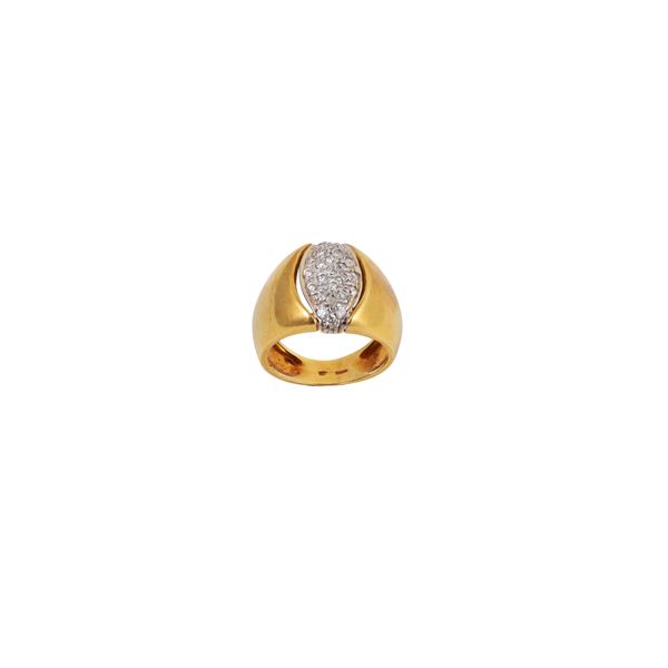 18KT GOLD AND SYNTHETIC GEMS RING