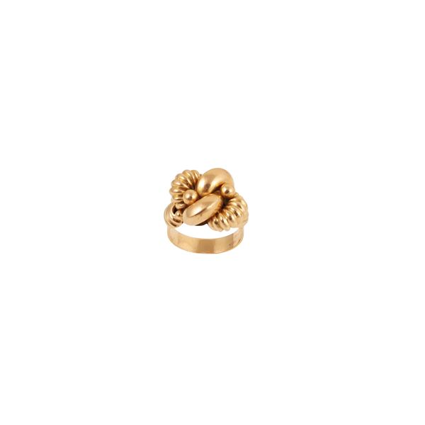 18KT GOLD RING