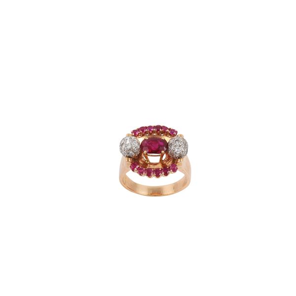 18KT GOLD, RUBIES AND DIAMONDS RING