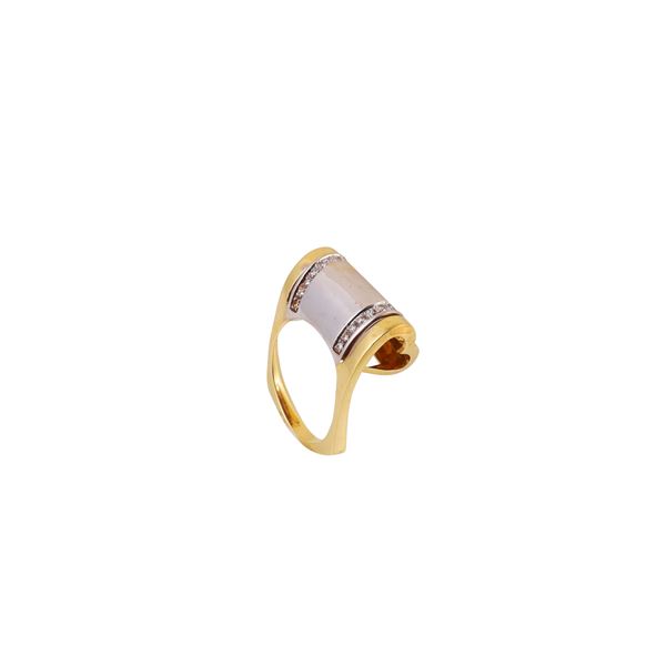 14KT GOLD AND SYNTHETIC GEMS RING