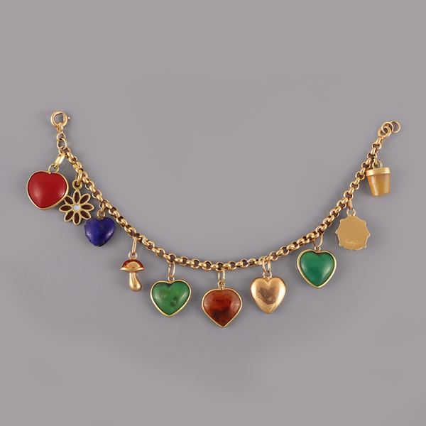 BRACCIALE CON CHARMS