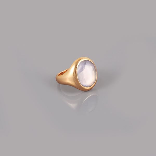 18KT GOLD AND CHALCEDONY RING