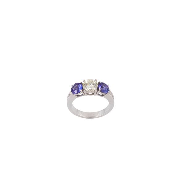 18KT GOLD, DIAMONDS AND TANZANITE STONES RING