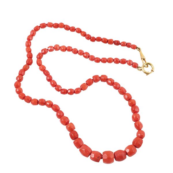 ~ 18KT GOLD AND CORAL NECKLACE