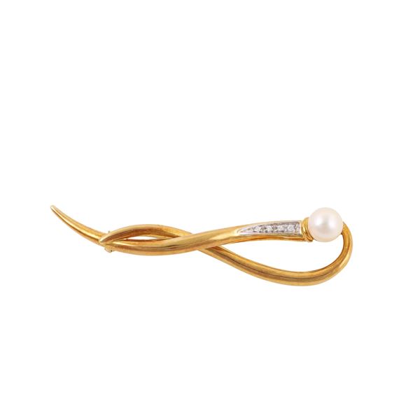 18KT GOLD, CULTURED PEARL AND DIAMONDS BROOCH  - Auction JEWELRY, SILVER AND LUXURY BAG - Casa d'Aste International Art Sale