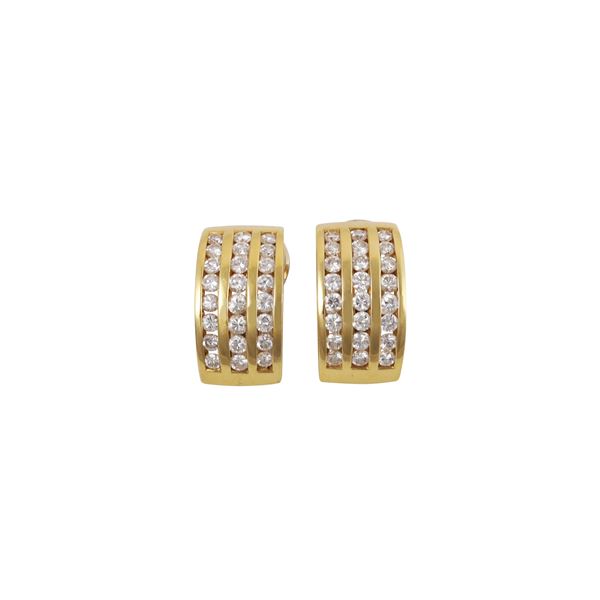 18KT GOLD AND DIAMOND EARRINGS