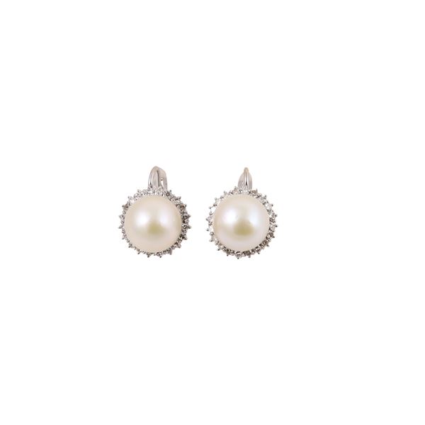 18KT GOLD, CULTURED PEARL AND DIAMOND EARRINGS  - Auction JEWELRY, SILVER AND LUXURY BAG - Casa d'Aste International Art Sale