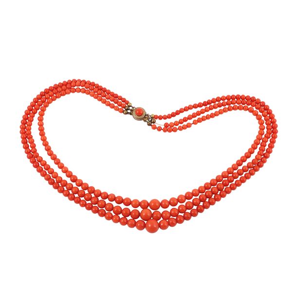 ~ 18KT GOLD AND CORAL NEKLACE