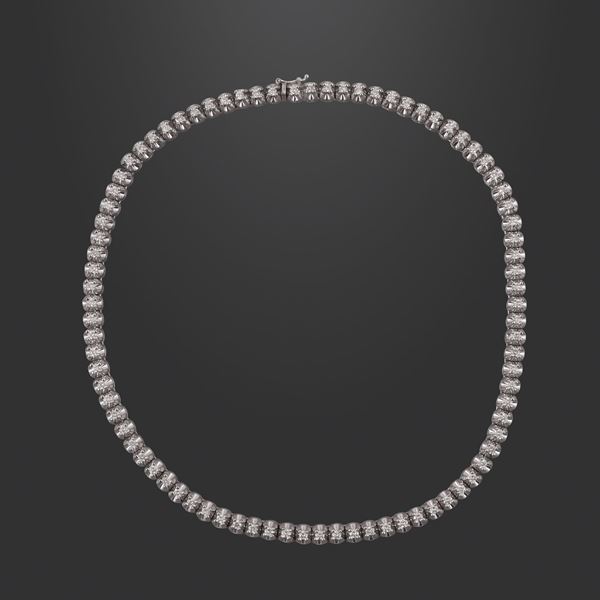 18KT GOLD AND DIAMONDS NECKLACE