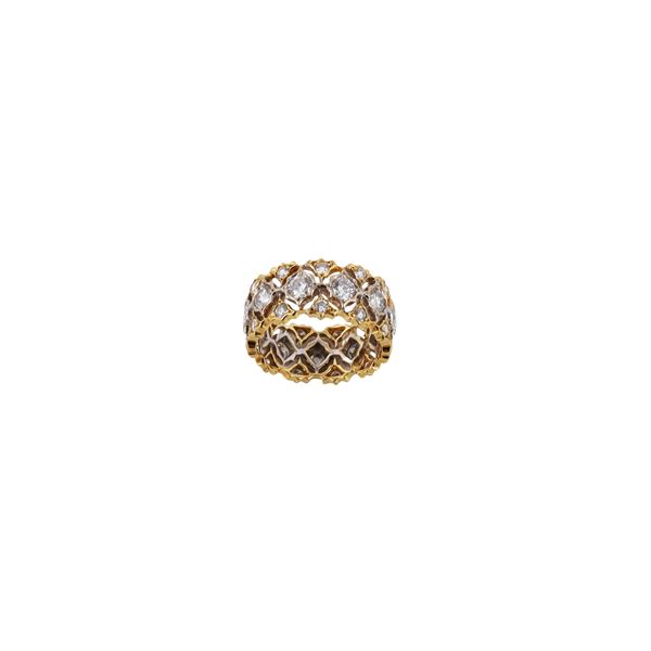 18KT GOLD AND DIAMONDS RING