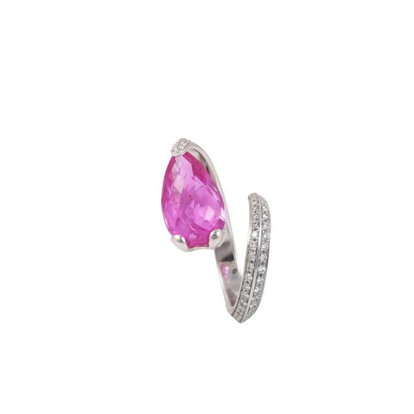 18KT GOLD, DIAMONDS AND TOURMALINE RING, SCAVIA