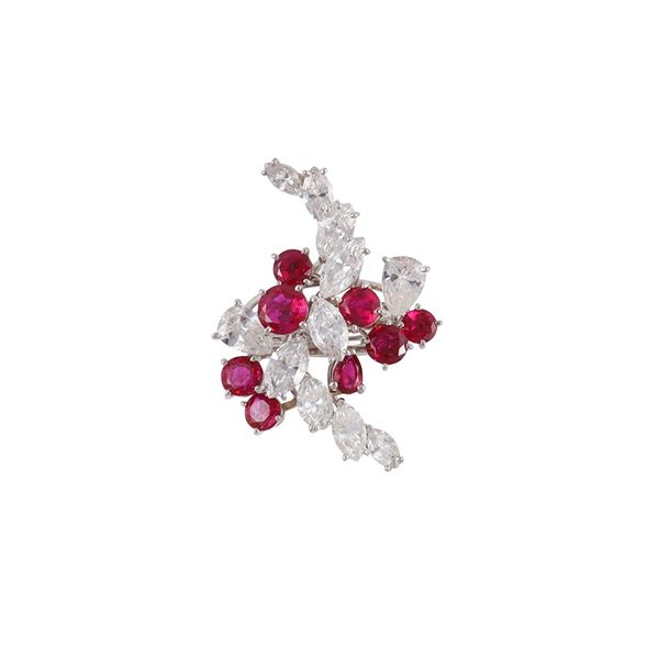 18KT GOLD, DIAMONDS AND RUBIES RING