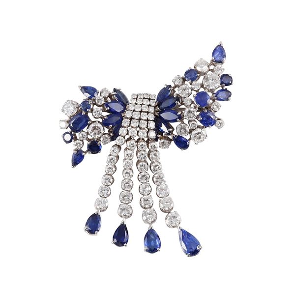 PLATINUM, SAPPHIRES AND DIAMONDS BROOCH