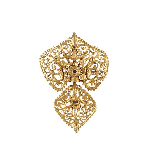 18KT GOLD AND ROSE CUT DIAMONDS BROOCH