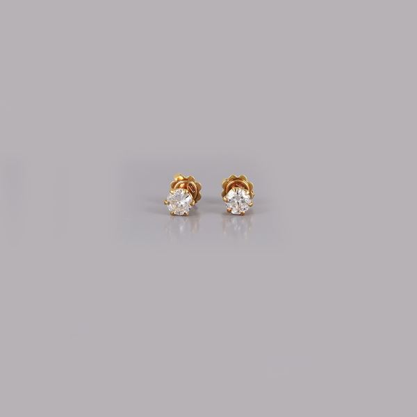 18KT GOLD AND DIAMOND EARRINGS