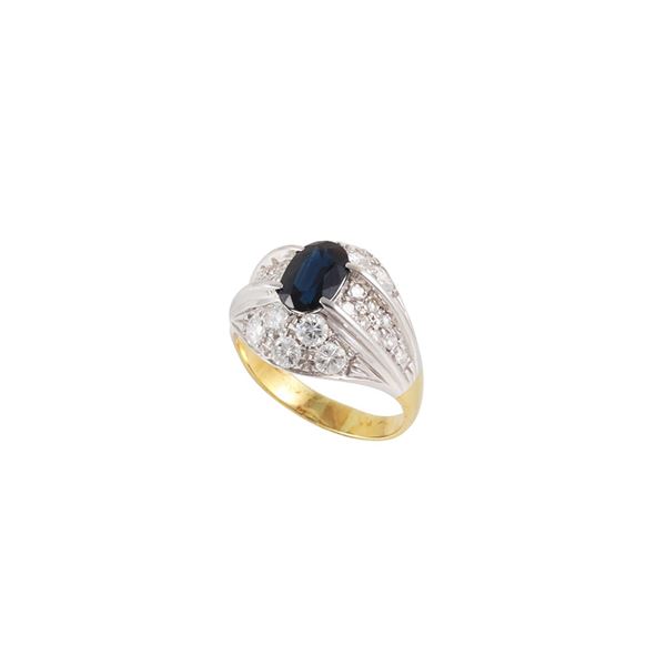 18KT GOLD, DIAMONDS AND SAPPHIRE RING