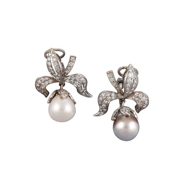 18KT GOLD, DIAMONDS AND CULTURED PEARLS CLIP EARRINGS