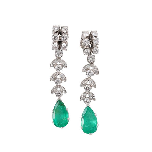 18KT GOLD, DIAMOND AND EMERALD EARRINGS