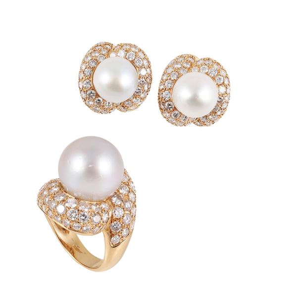 18KT GOLD LOT OF RING AND EARRINGS WITH DIAMONDS AND CULTURED PEARLS, BY FARAONE
