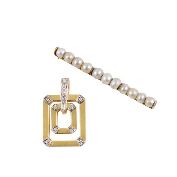 18KT GOLD LOT OF BROOCH AND PENDANT WITH PEARLS AND DIAMONDS