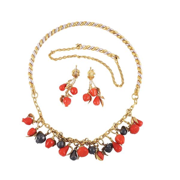 18KT GOLD SET OF NECKLACE, BRACELET AND EARRINGS WITH CORAL AND SILVER "CHARMS", BY MICHELETTO