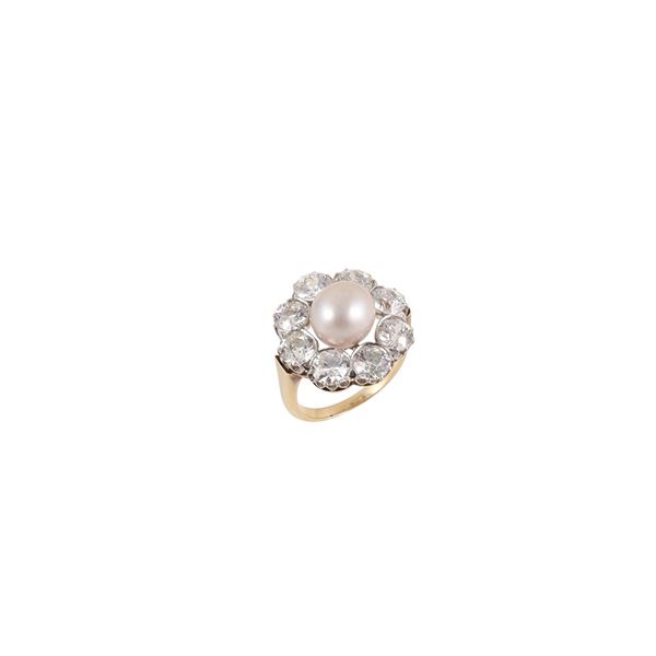 18KT GOLD AND PLATINUM RING WITH SALTWATER NATURAL PEARL AND OLD EUROPEAN CUT DIAMONDS
