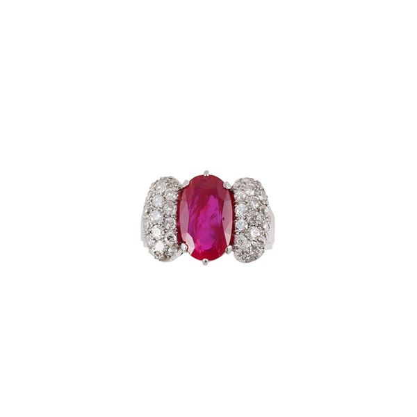 PLATINUM, MYANMAR RUBY AND DIAMONDS RING