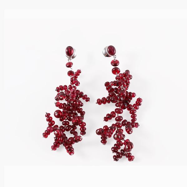 * 18KT GOLD EARRINGS WITH RED SPINEL STONES