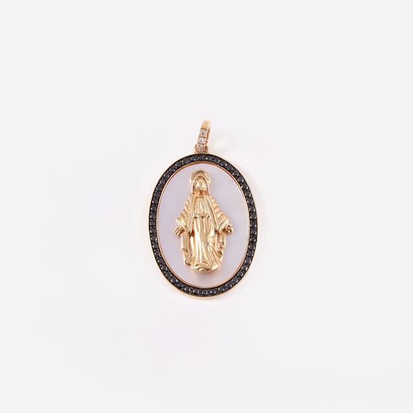 * 18KT GOLD PENDANT WITH DIAMONDS 
