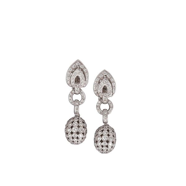 * 8KT GOLD AND DIAMOND EARRINGS