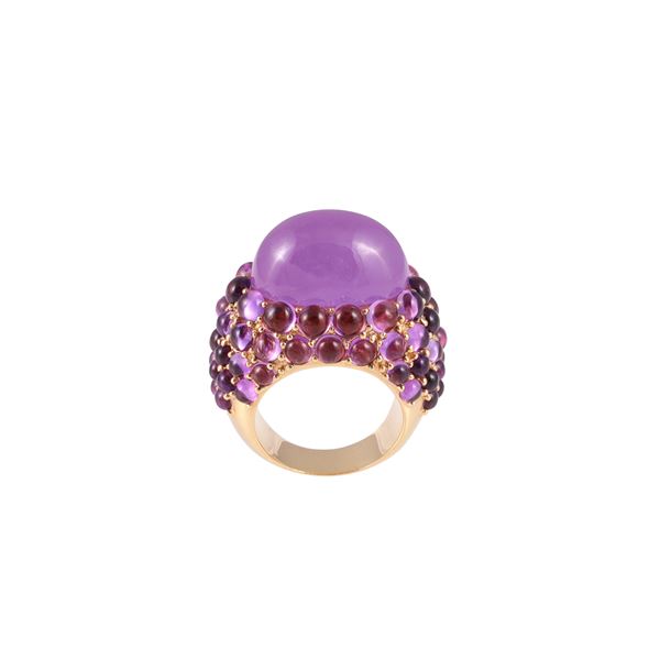 * 18KT GOLD AND AMETHYSTS RING