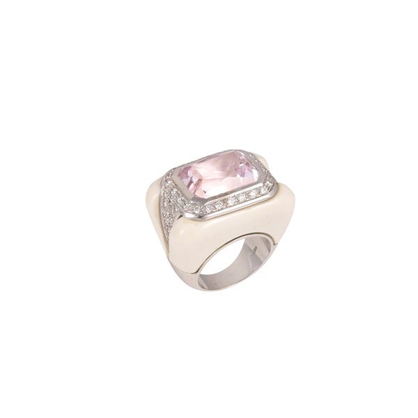 * 18KT GOLD, DIAMONDS, KUNZITE AND WHITE AGATE, RING