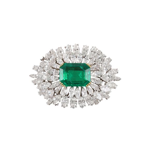 PLATINUM BROOCH WITH COLOMBIA EMERALD AND DIAMONDS