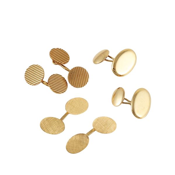18KT GOLD LOT OF THREE PAIR OF CUFFLINKS