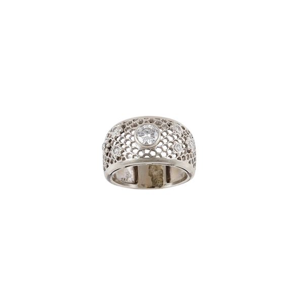 18KT GOLD AND DIAMONDS RING