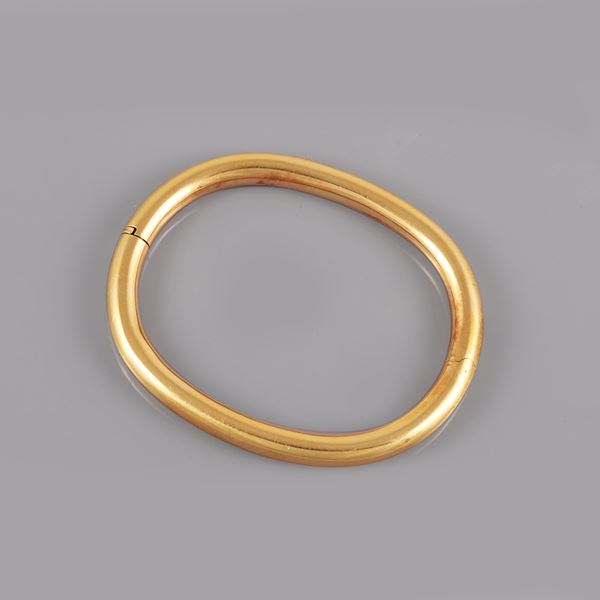 18KT GOLD BANGLE