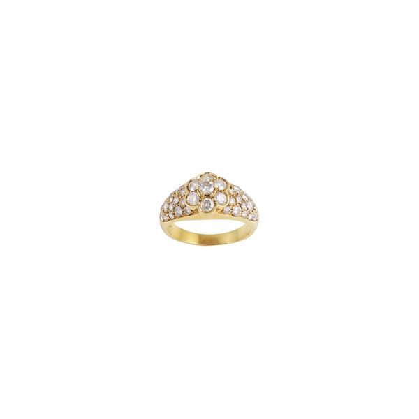 18KT GOLD AND DIAMONDS RING