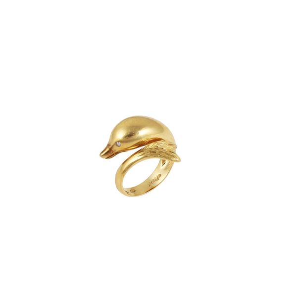 18KT GOLD AND DIAMONDS RING