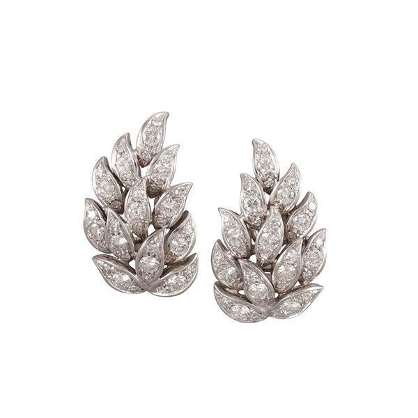 18KT GOLD AND DIAMONDS CLIP EARRINGS
