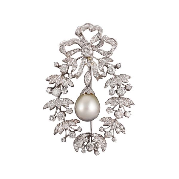 PLATINUM, DIAMONDS AND CULTURED PEARL BROOCH