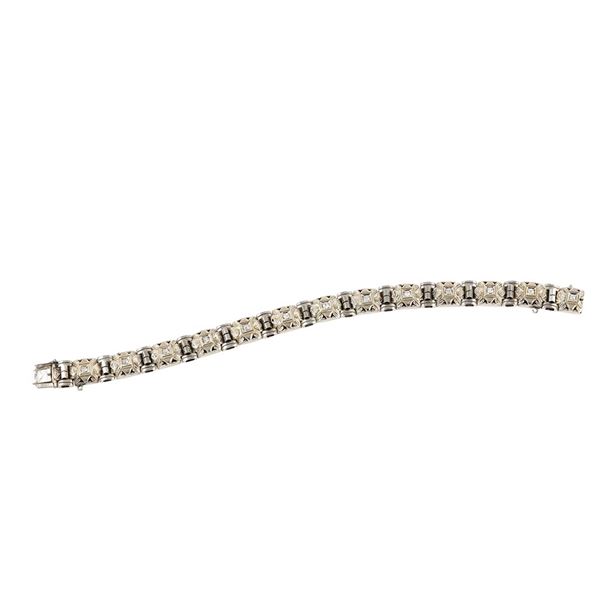 18KT GOLD AND DIAMONDS BRACELET