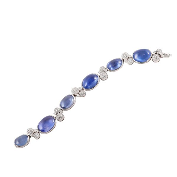 18KT GOLD, CABOCHON CUT SAPPHIRES AND DIAMONDS BRACELET